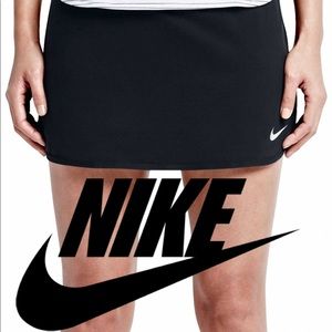 *NWT* Nike Tennis Skort